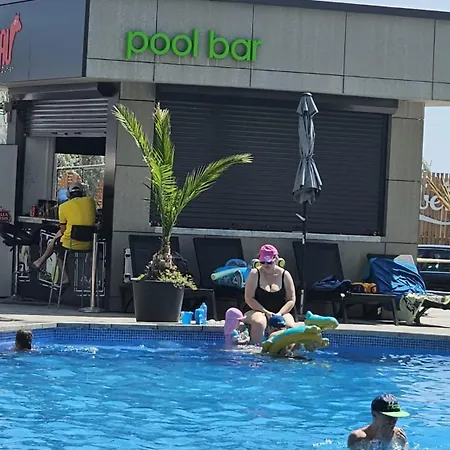 アパート Fabulous Beach & Spa Premium 20m De Plaja ナボダリ